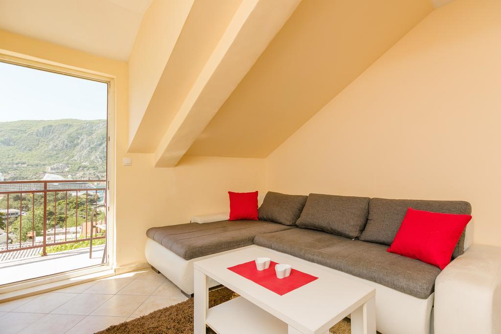 Apartments Feniks โกตอร์ ภายนอก รูปภาพ
